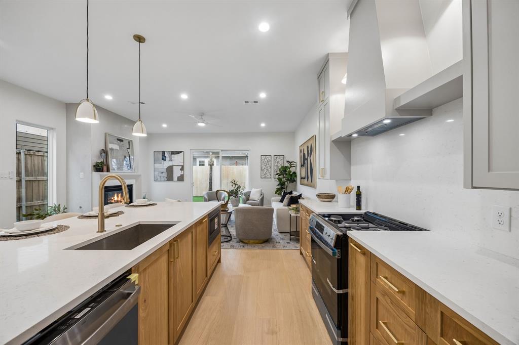 LAMONT TRAIL - Residential