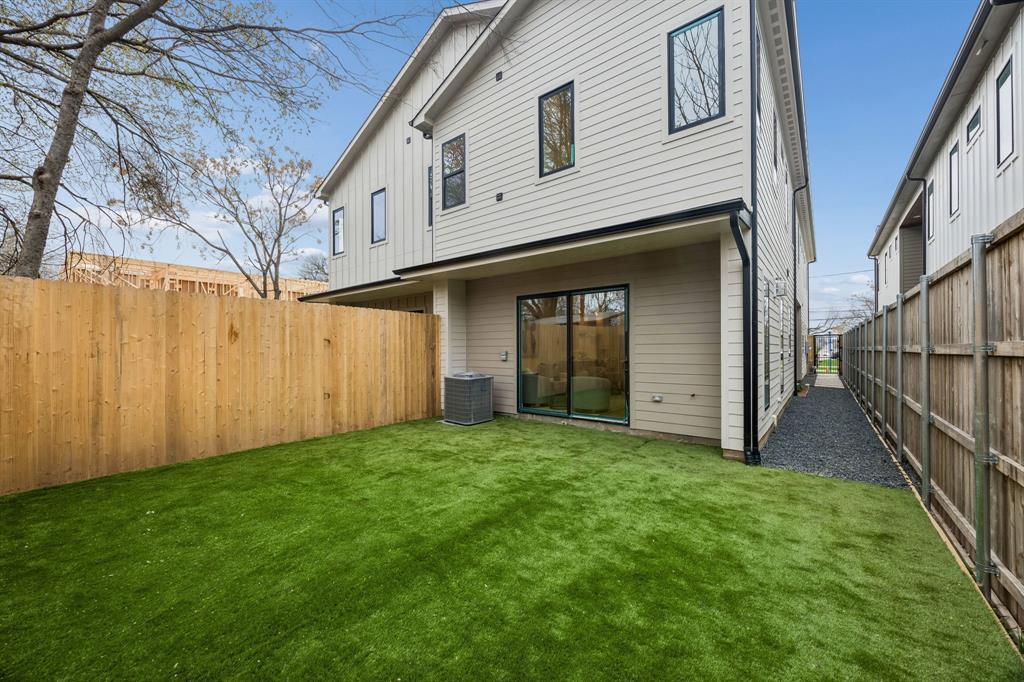 LAMONT TRAIL - Residential