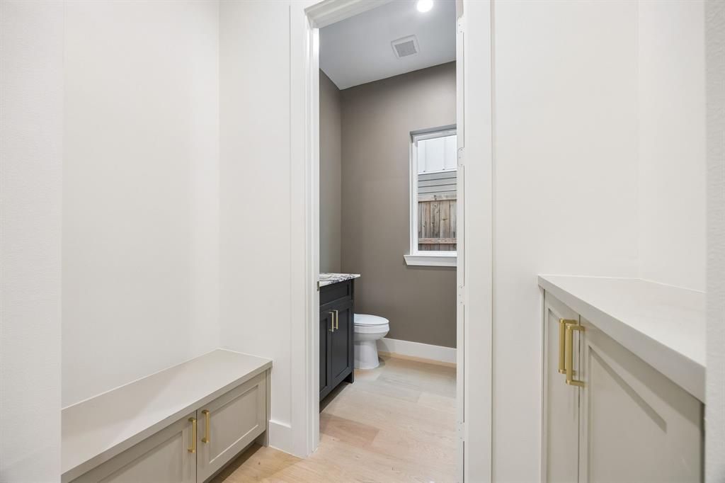 LAMONT TRAIL - Residential