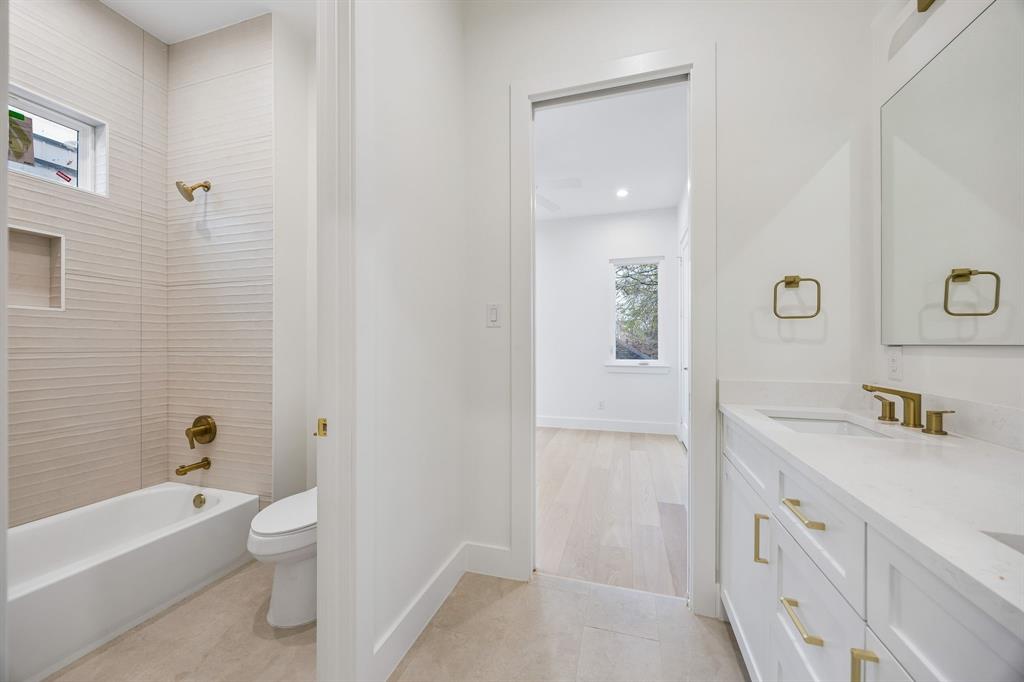 LAMONT TRAIL - Residential