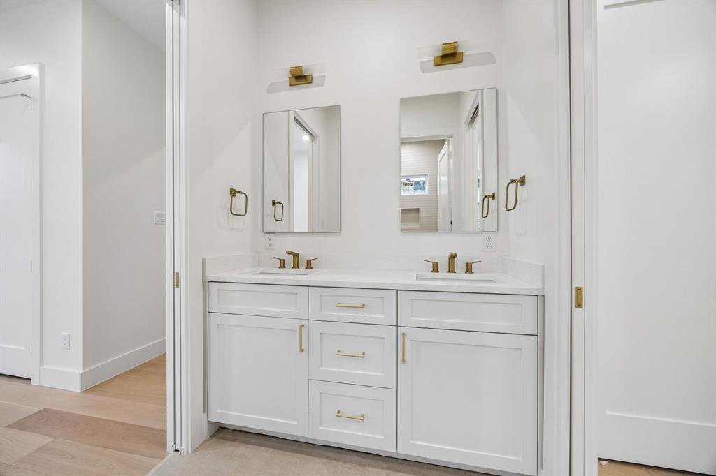 LAMONT TRAIL - Residential