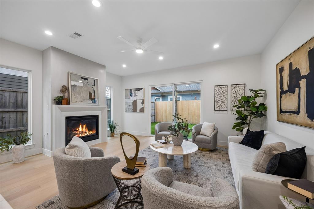 LAMONT TRAIL - Residential