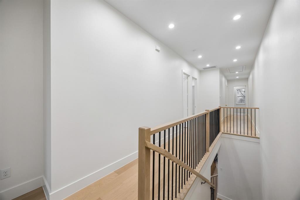 LAMONT TRAIL - Residential