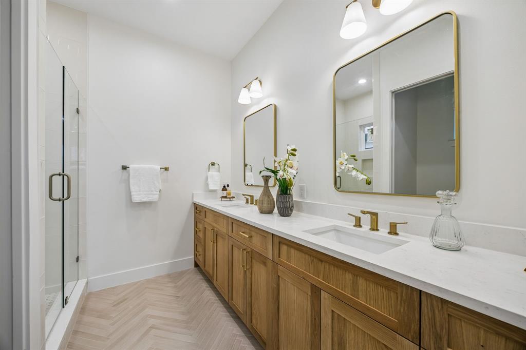 LAMONT TRAIL - Residential