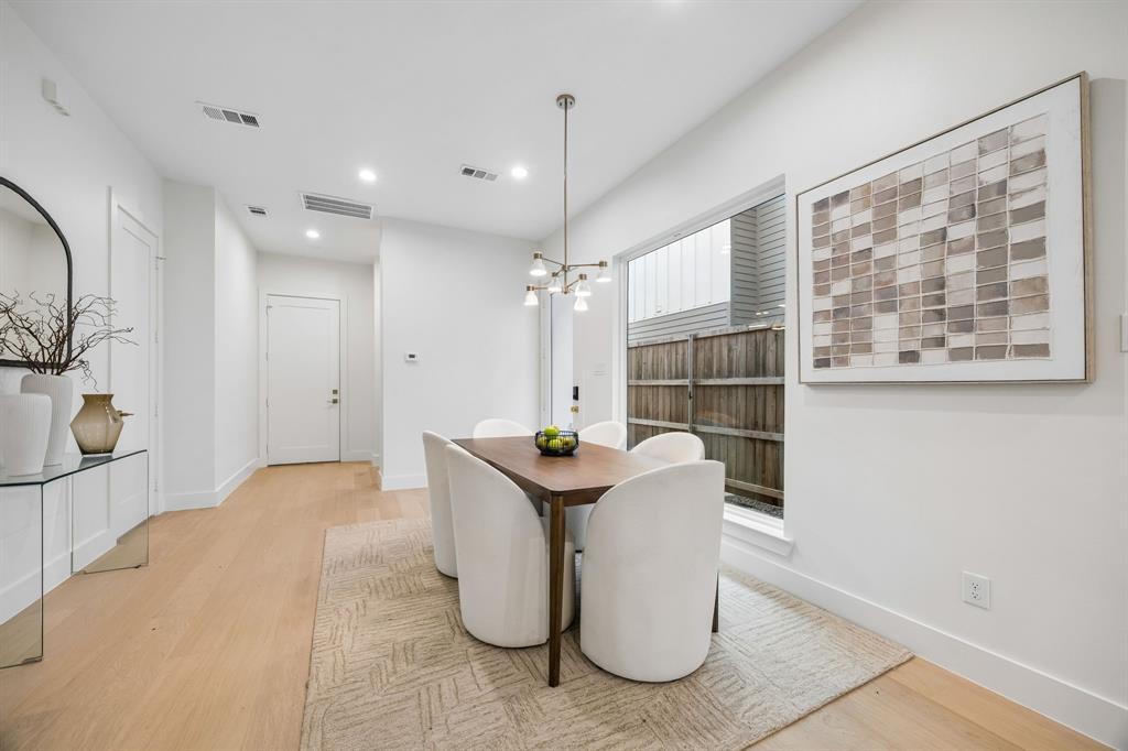 LAMONT TRAIL - Residential