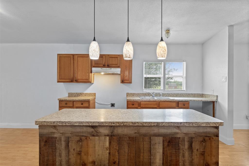 A1030 THOMPSON HIRAM - Residential