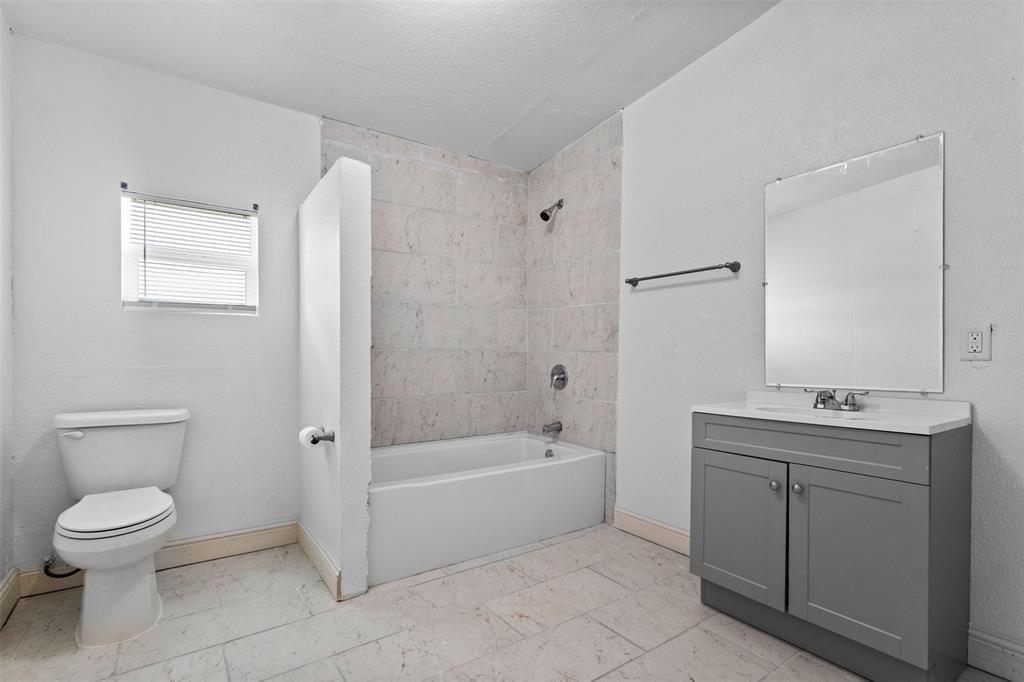 A1030 THOMPSON HIRAM - Residential