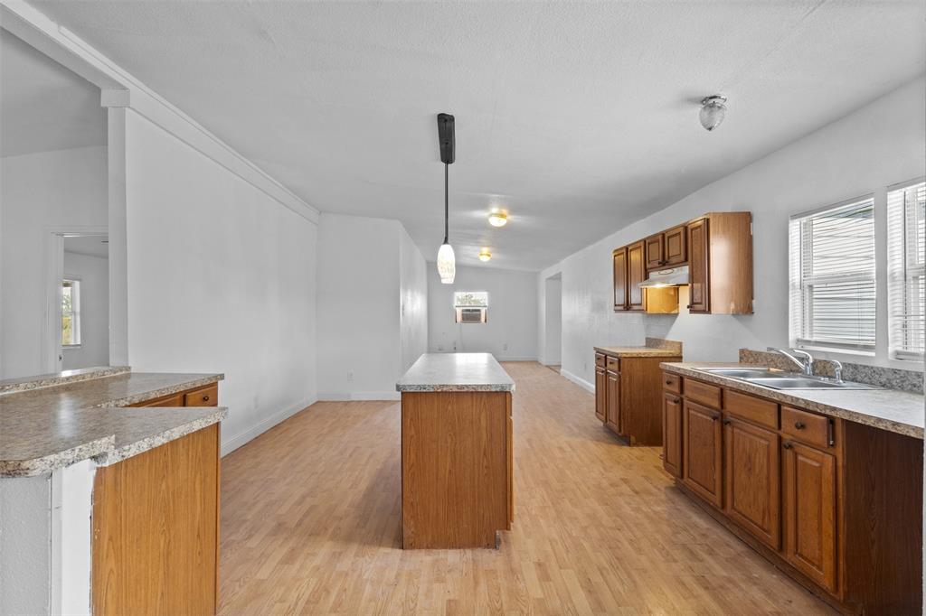 A1030 THOMPSON HIRAM - Residential