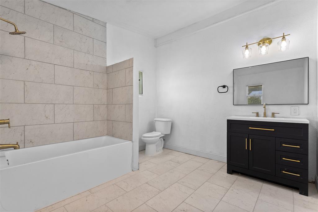 A1030 THOMPSON HIRAM - Residential