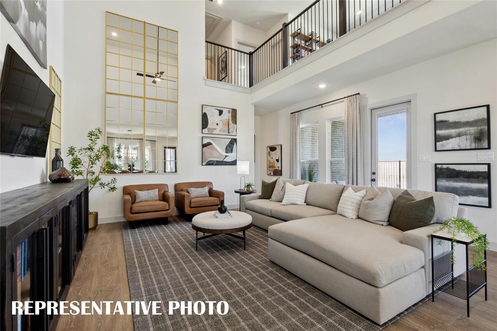15805 Rue Drive