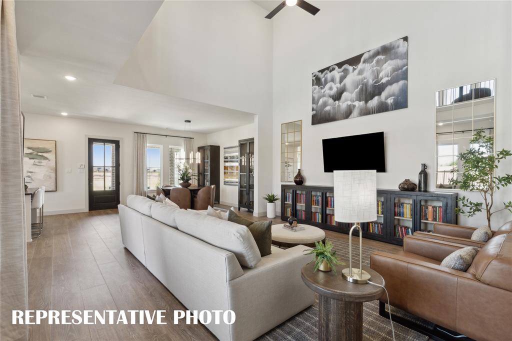 15805 Rue Drive
