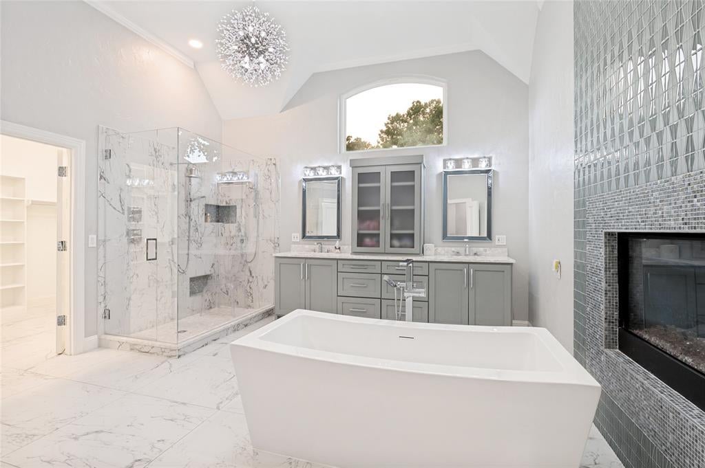 801 Shady Bend Court