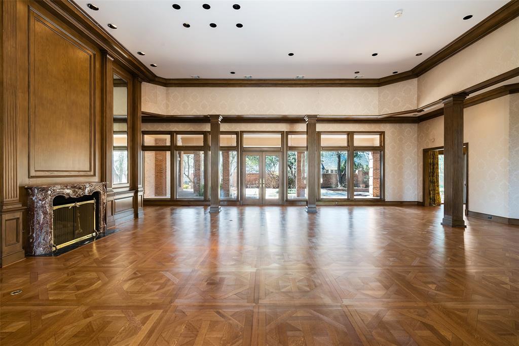 NWC Gaywood & Walnut Hill Ln - Residential