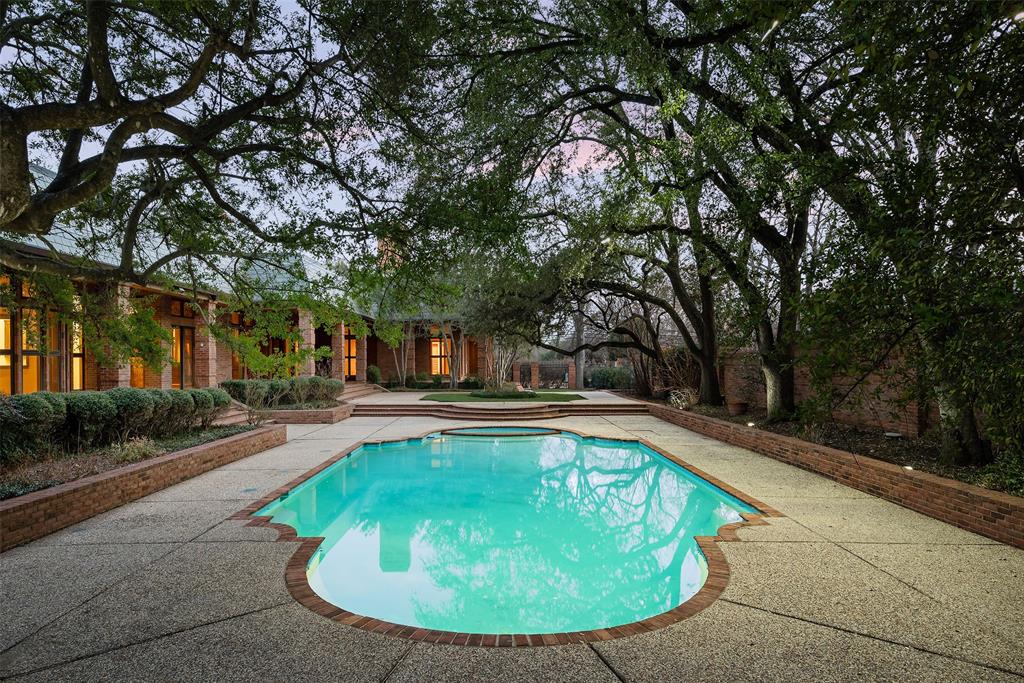 NWC Gaywood & Walnut Hill Ln - Residential