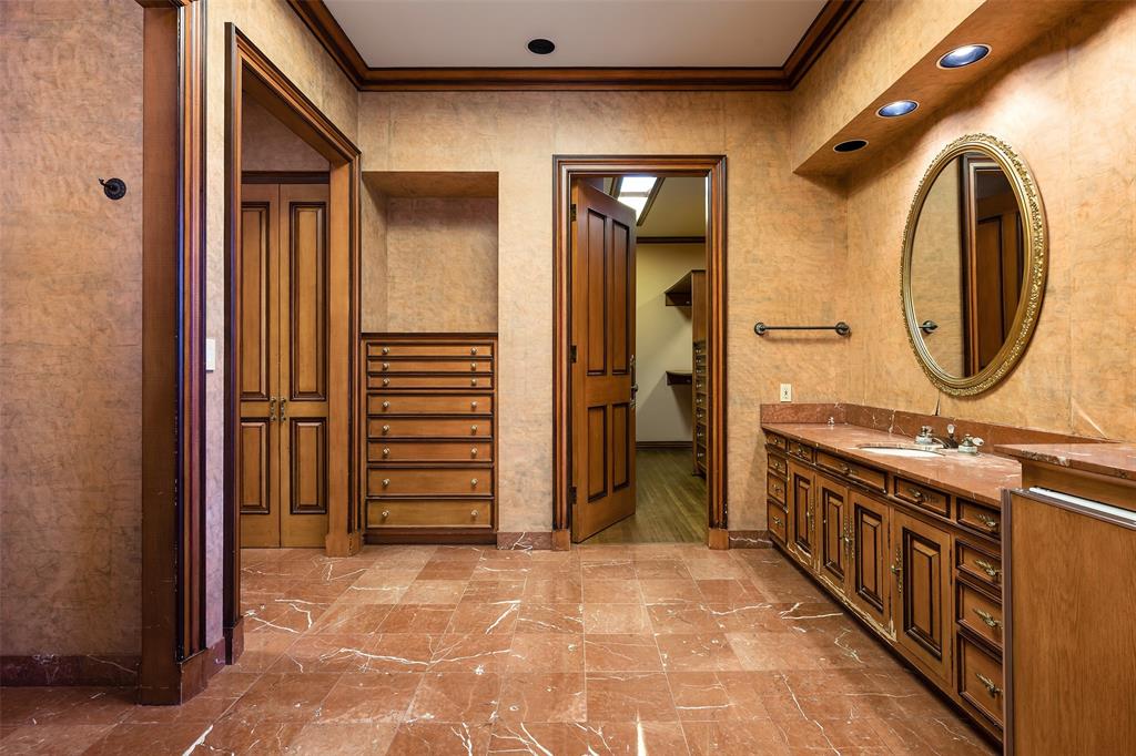 NWC Gaywood & Walnut Hill Ln - Residential