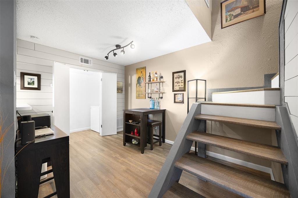 Preston Oaks Crossing Condos 01 & 02 - Residential