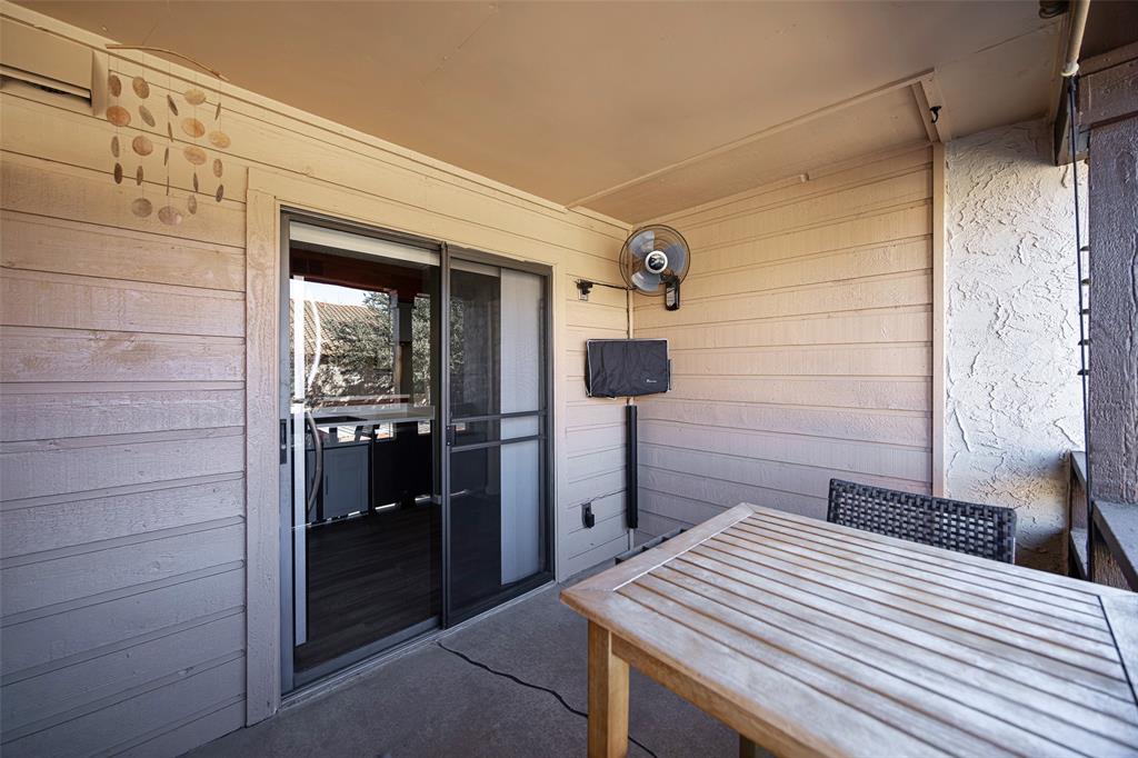 Preston Oaks Crossing Condos 01 & 02 - Residential