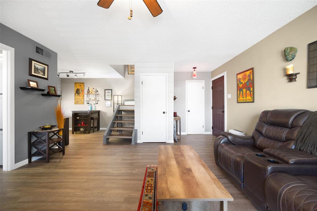 Preston Oaks Crossing Condos 01 & 02 - Residential