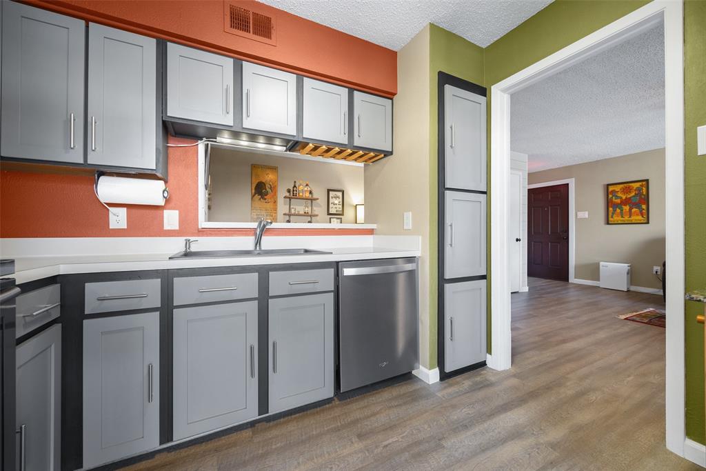 Preston Oaks Crossing Condos 01 & 02 - Residential