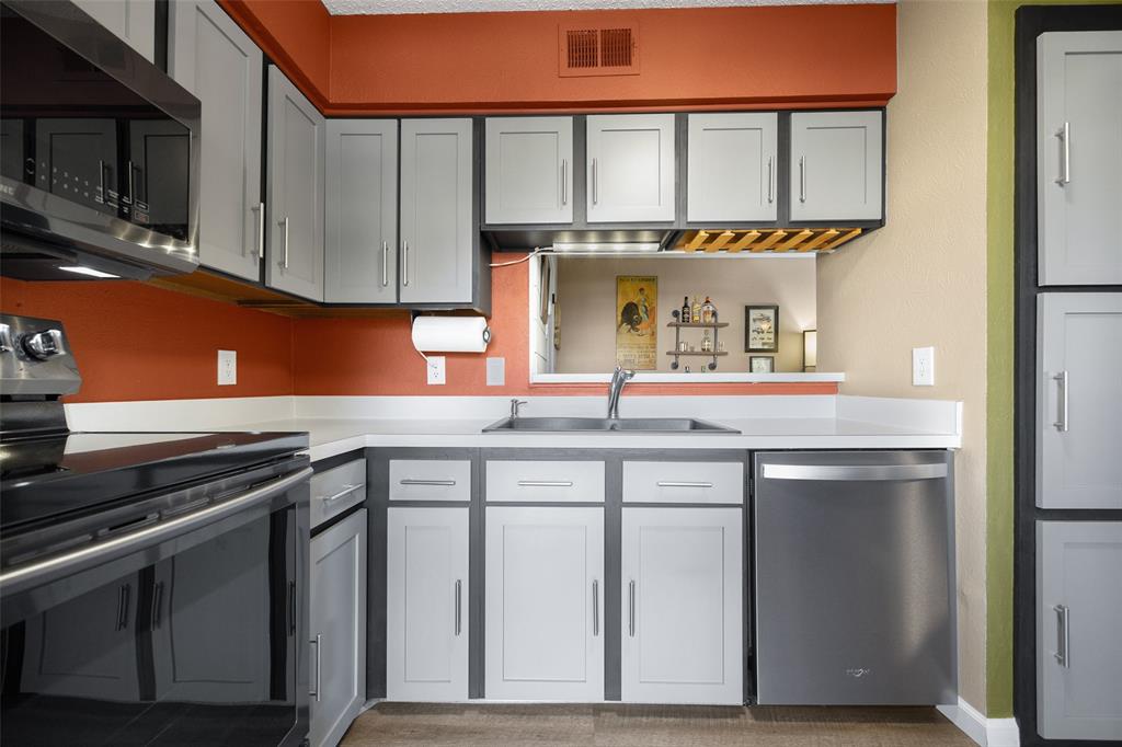 Preston Oaks Crossing Condos 01 & 02 - Residential