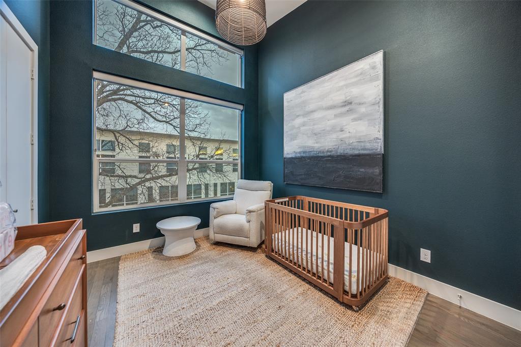 5915 Lindell Condo - Residential