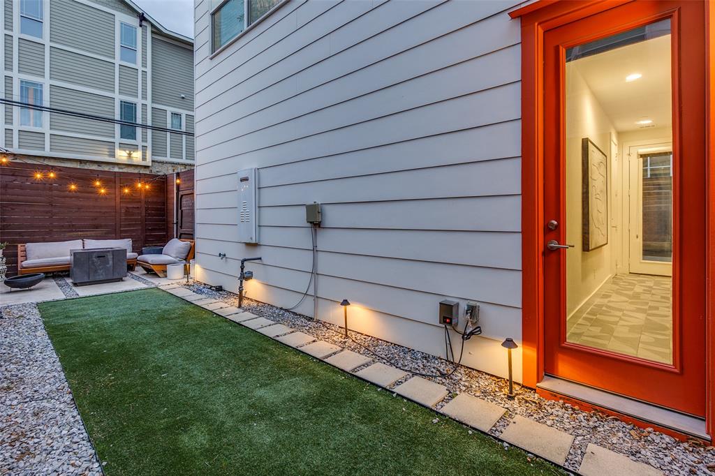 5915 Lindell Condo - Residential