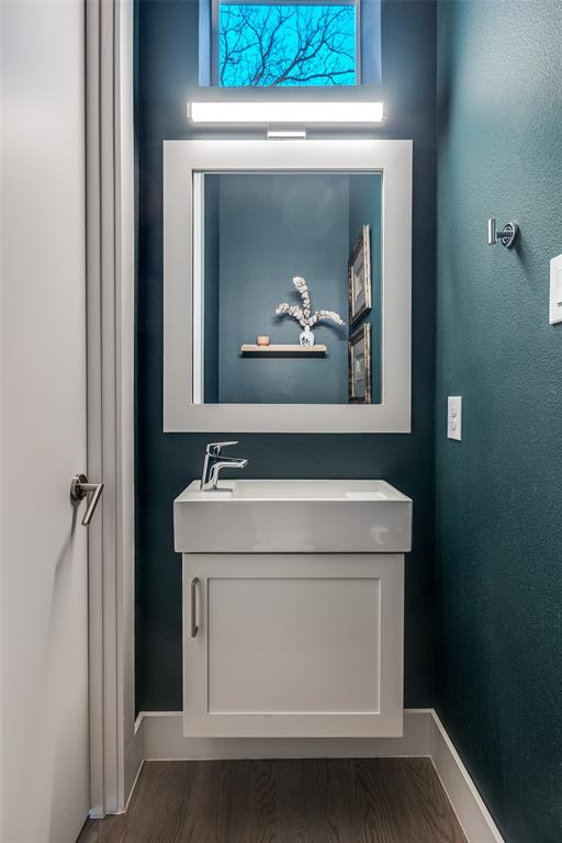 5915 Lindell Condo - Residential