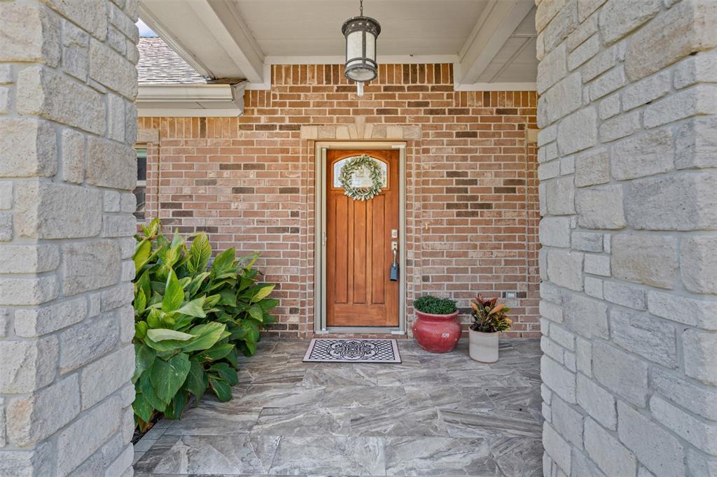 904 Janis Street