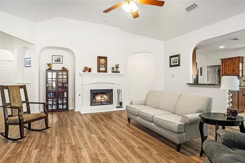 332 Branding Iron Trail, Fort Worth, TX 76131 - #: 20825370