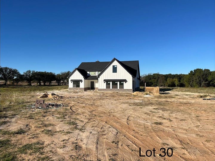 Photo 1 of 4 — 320 Jonny Boy Way, Springtown, TX 76082