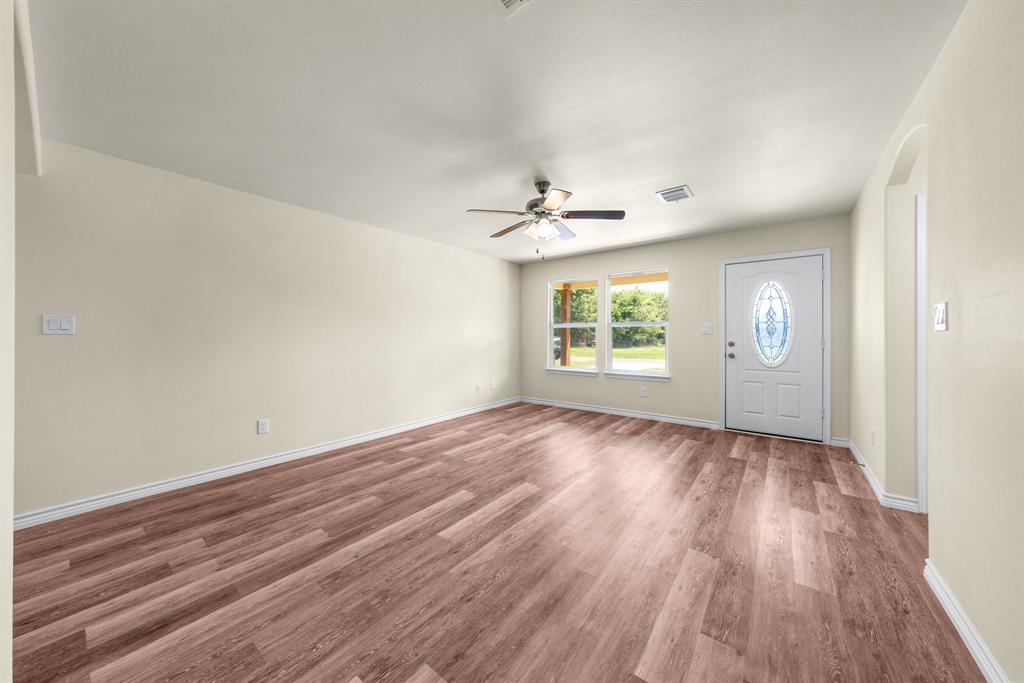 913 Red Oak Drive