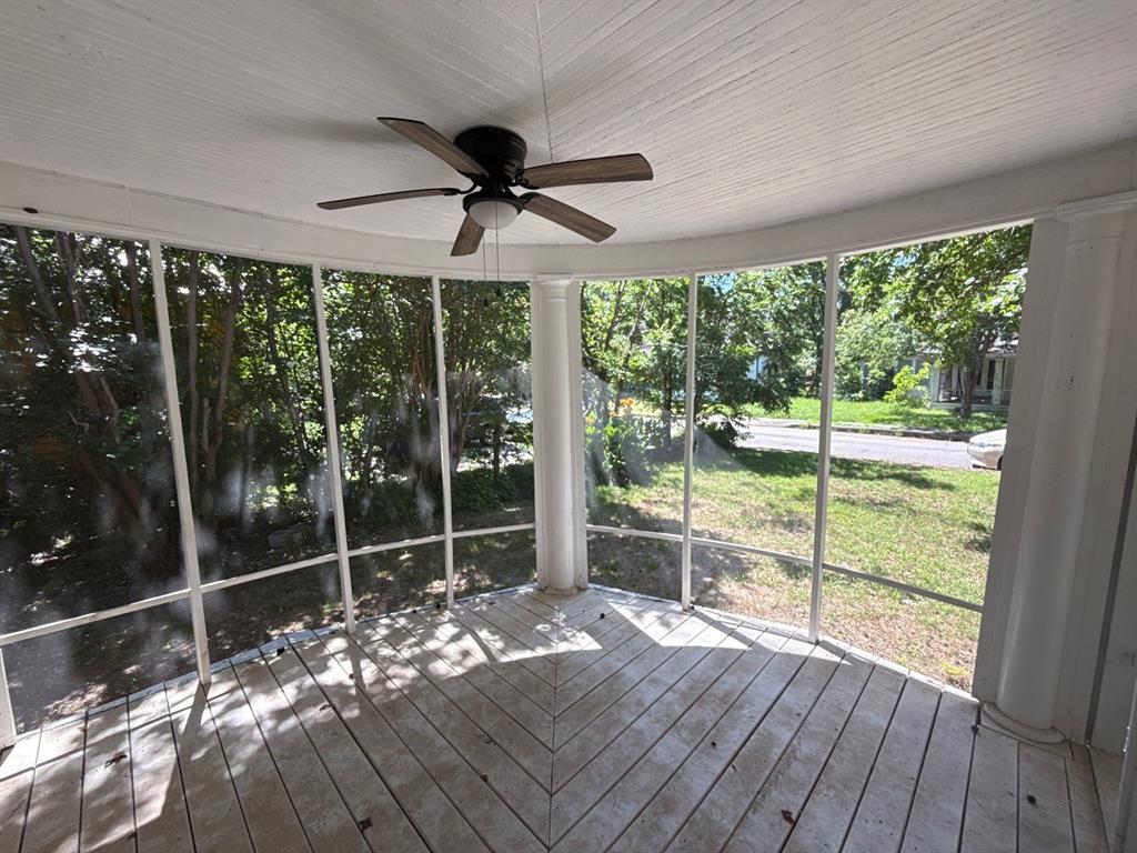 320 W 6th Street