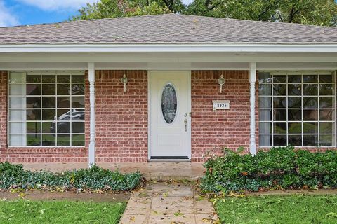 A home in Benbrook