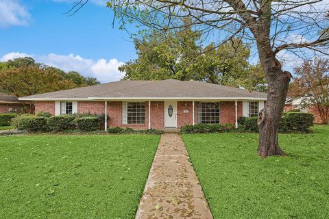 A home in Benbrook