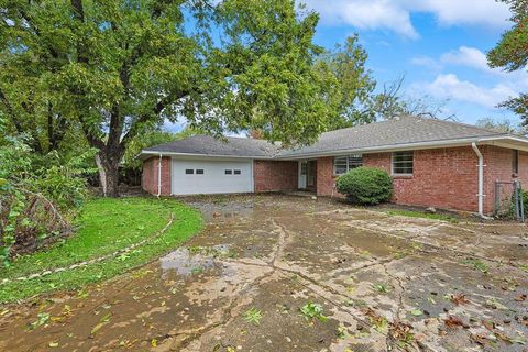 A home in Benbrook