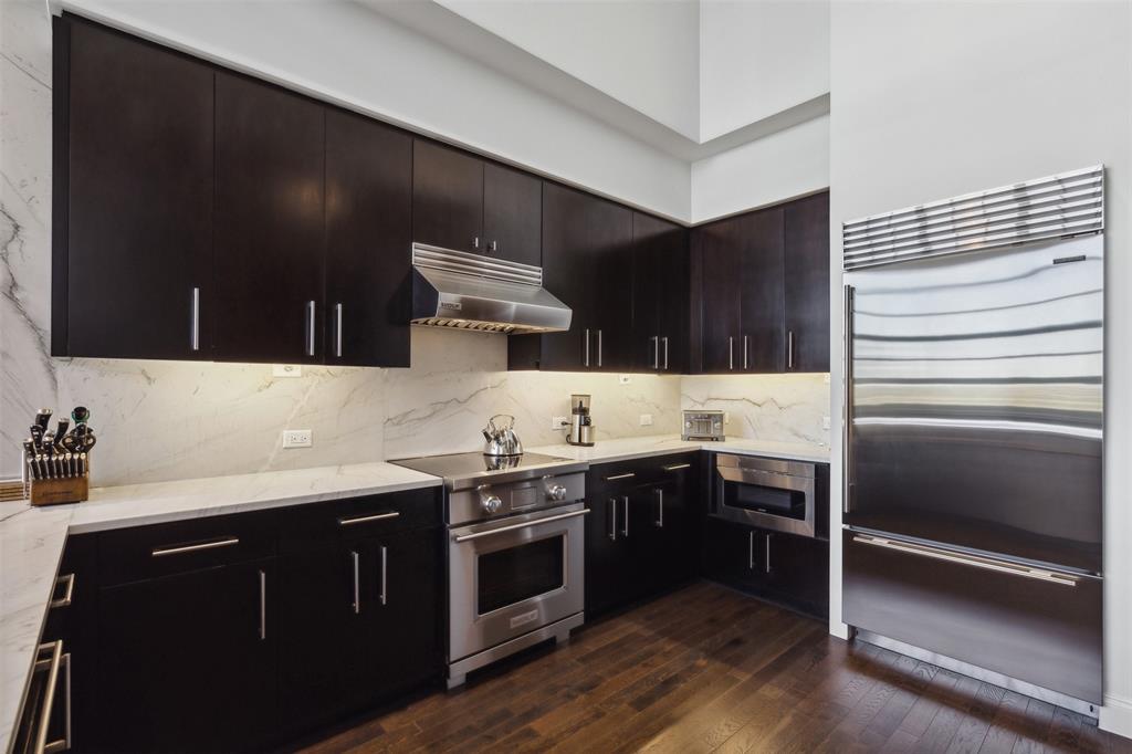 One Montgomery Plaza Residence Condo - Residential