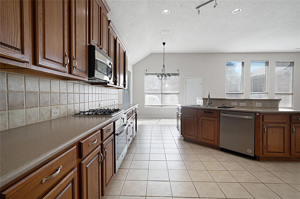 10910 Blackberry Lane