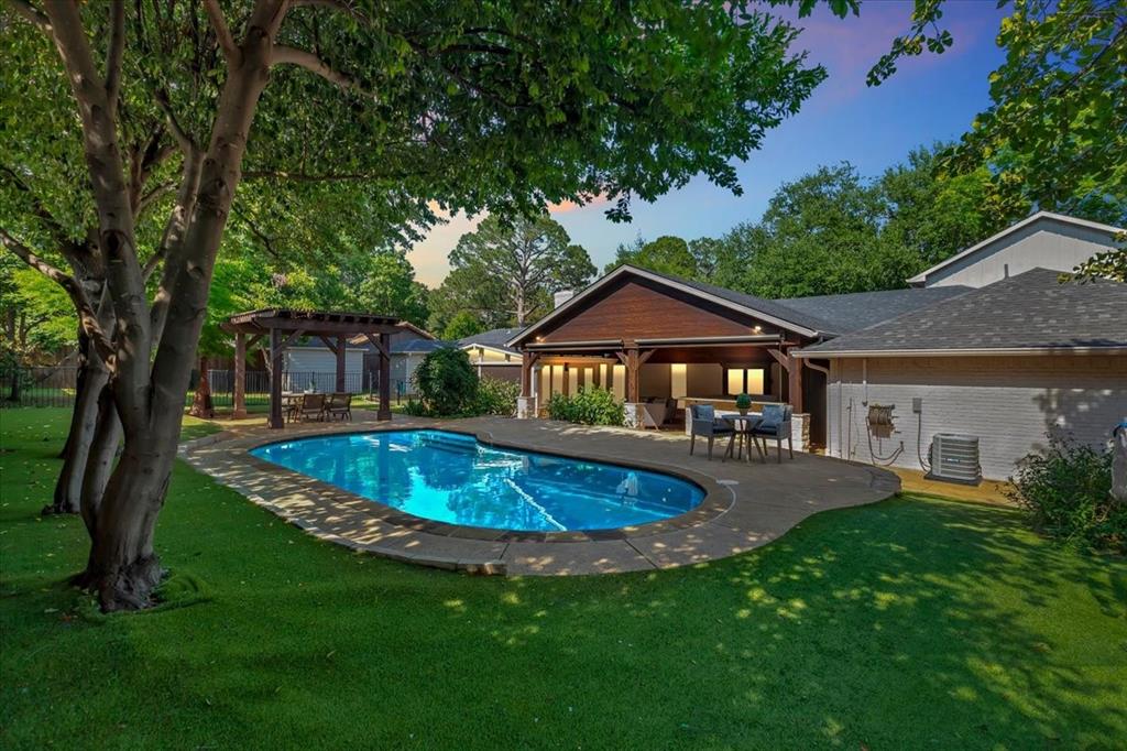 1943 Camelot Drive
