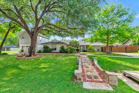 Photo of 1943 Camelot Drive, Grapevine, TX 76051 (MLS # 21283699)