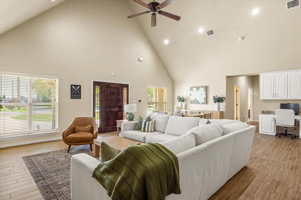 4100 Apache Trail Court