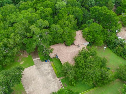 A home in Oak Leaf