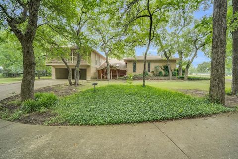 A home in Oak Leaf