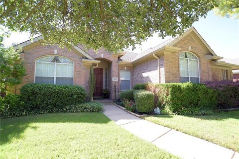 Photo of 11083 Lockshire Drive, Frisco, TX 75035 (MLS # 21101395) Photo of 11083 Lockshire Drive, Frisco, TX 75035 (MLS # 21101395)