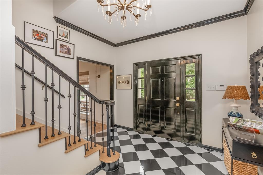 327 Glen Erica Street