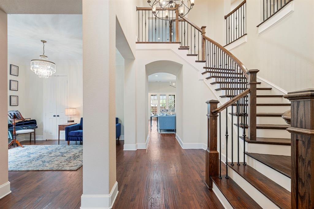 2220 Emerson Lane