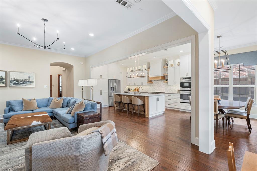2220 Emerson Lane