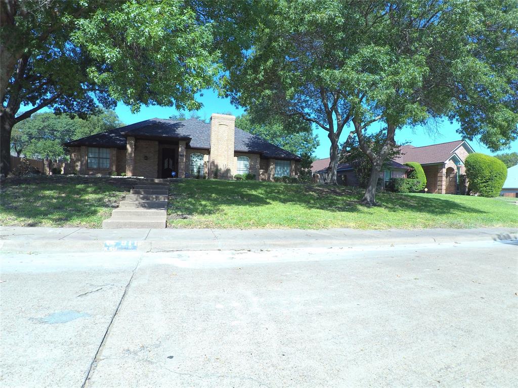 911 Canterbury Court