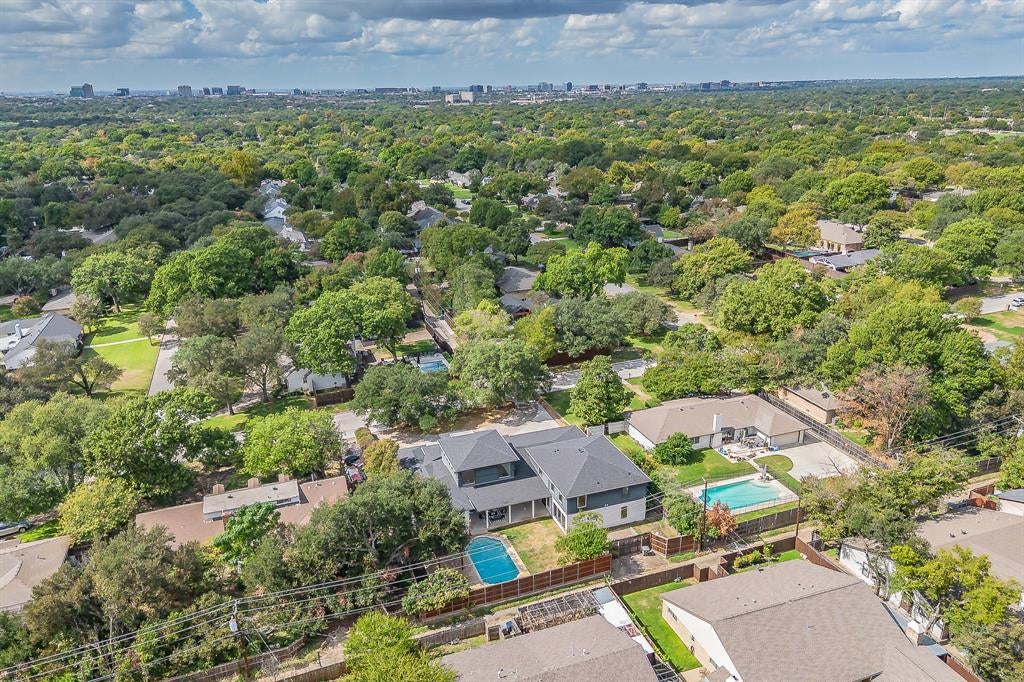 14140 Edgecrest Drive