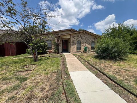 Photo of 5616 Tucker Street, The Colony, TX 75056 (MLS # 21165228)