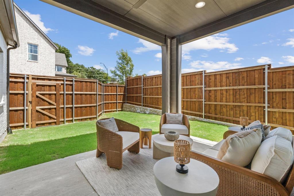 WHITE ROCK TRAIL - Residential